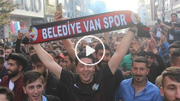 Vanlı taraftarların 2. Lig sevinci