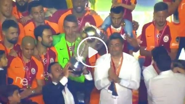 Hasan Şaş az kalsın şampiyonluk kupasını düşürüyordu