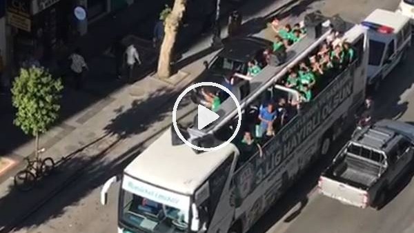 Yeşilyurt Belediyespor şampiyonluğu kutladı