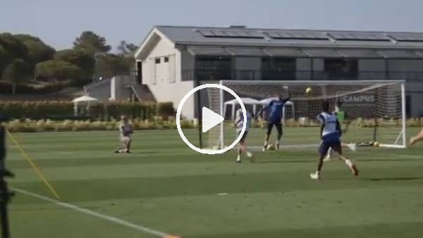 Gerrard'dan akıl dolu vuruş
