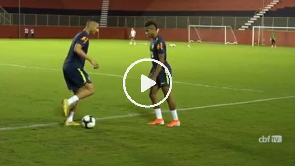 Richarlison, takım arkadaşına acımadı