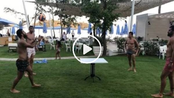 Arda, Emre, Burak ve Volkan'dan ayak tenisi