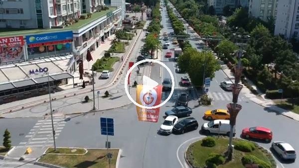 Galatasaray'ın #AsBayraklarıAs videosunda trafik kazası