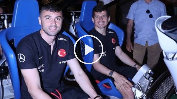 Milliler stret attı