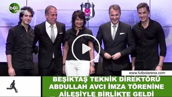 Beşiktaş Teknik  Direktörü Abdullah Avcı imza törenine ailesiyle birlikte geldi