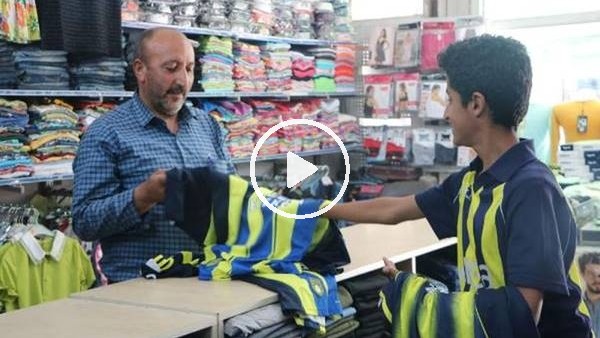 Fenerbahçe'ye destek için formalarını sattı