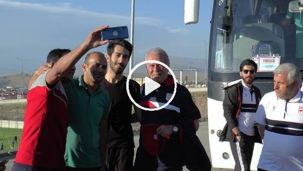 Mustafa Denizli'nin takımı Traktör, Erzurum'da kampa girdi