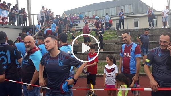 Trabzonspor taraftarı Parma maçında takımlarını yalnız bırakmadı
