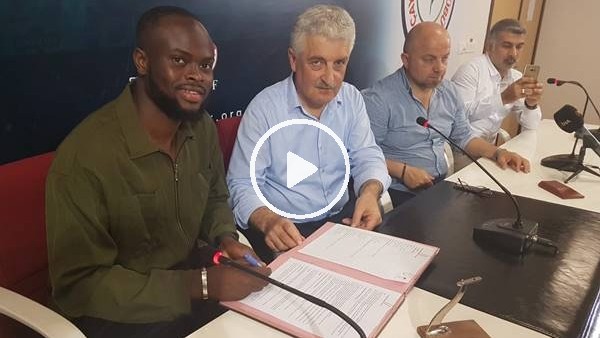 Çaykur Rizespor, Ismael Diomande için imza töreni düzenledi