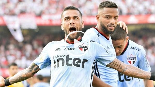 Dani Alves ilk maçında golünü attı