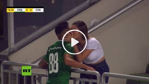 Sevgisiliyle birlikte kutladığı gol ofsayttan iptal edildi..