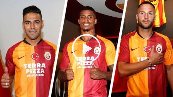 Galatasaray yeni transferleri için imza töreni düzenledi