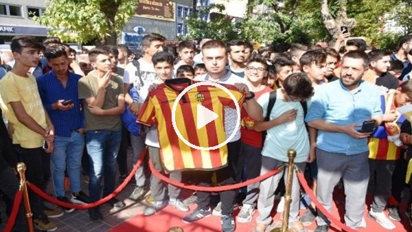 Yeni Malatyaspor'da futbolcular taraftarlarla buluştu