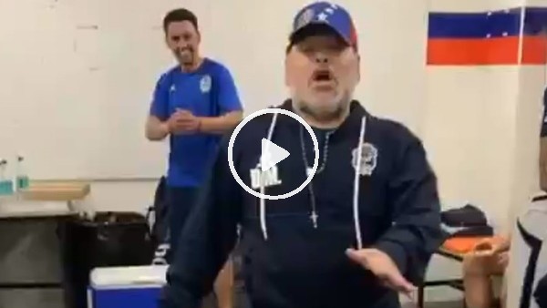 Maradona'nın soyunma odasındaki galibiyet dansı
