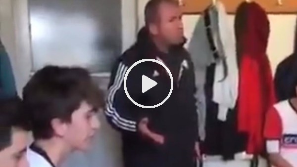 Teknik direktörden futbolculara soyunma odasında şiddet..