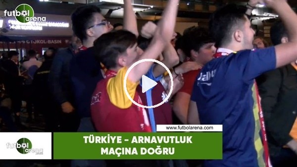 Ay-yıldızlı taraftarlardan İzmir marşı