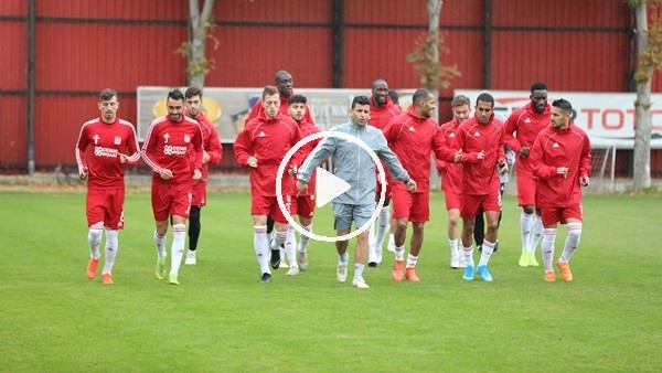 Sivasspor yağmur altında çalıştı