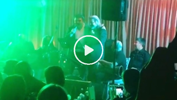 Aziz Yıldırım'ın doğum gününde Ümit Özat'tan türkü şov