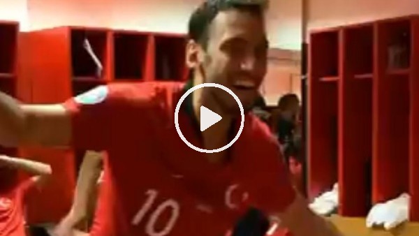 Milli Takım soyunma odasında zafer kutlaması