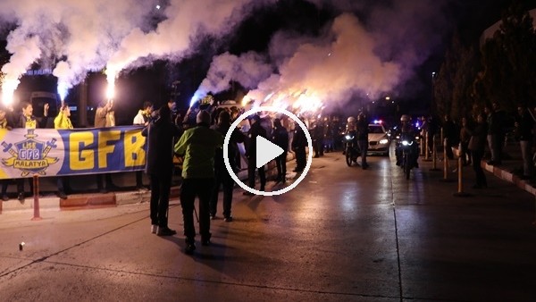 Fenerbahçe kafilesine Malatya'da coşkulu karşılama