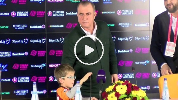 Fatih Terim, basın toplantısına torunuyla birlikte geldi