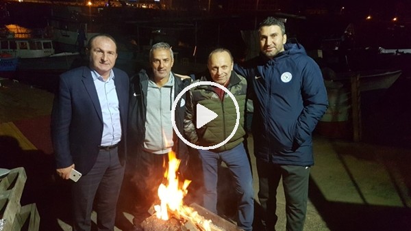 İsmail Kartal, odun ateşi başında