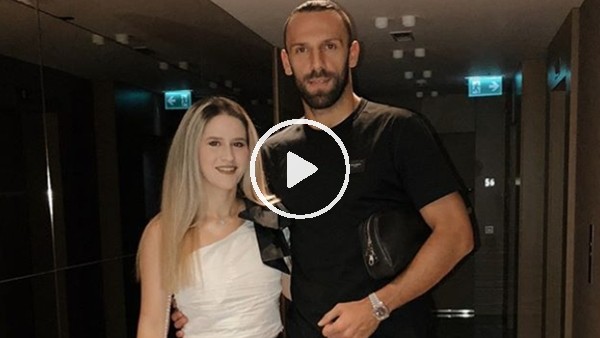 Vedat Muriqi ve eşinin keyfi yerinde