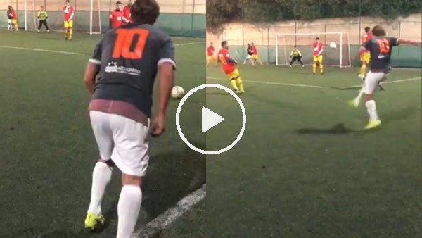 Totti'den halı sahada muhteşem frikik golü