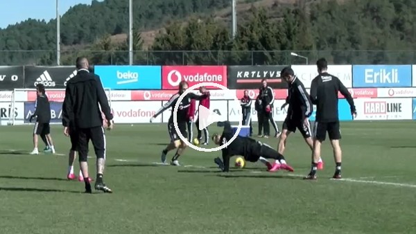 Vida az kalsın iki takım arkadaşını birden sakatlıyordu