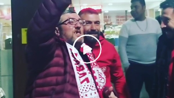Fenomen simitçi Ahmet Yaşin'den şampiyonluk tezahüratı