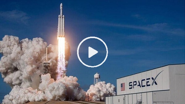 SpaceX, ilk insanlı uçuşunu gerçekleştirdi
