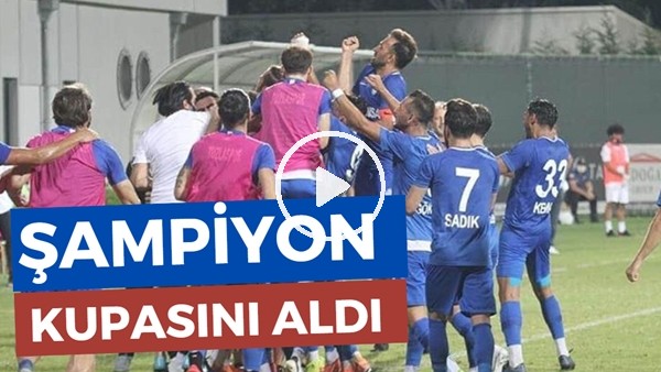 Tuzlasporlu Futbolcular Şampiyonluk Kupasını Aldı