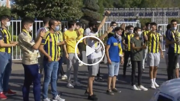 Fenerbahçe taraftarı Samandıra'da derbiyi bekliyor