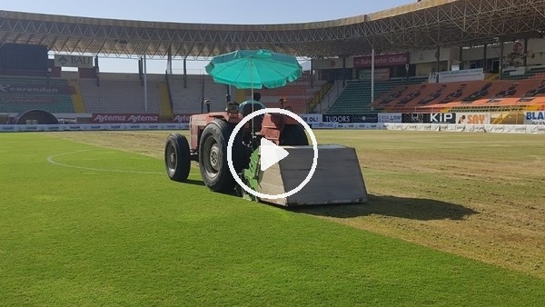 Alanyaspor'un stadında bakım çalışmaları