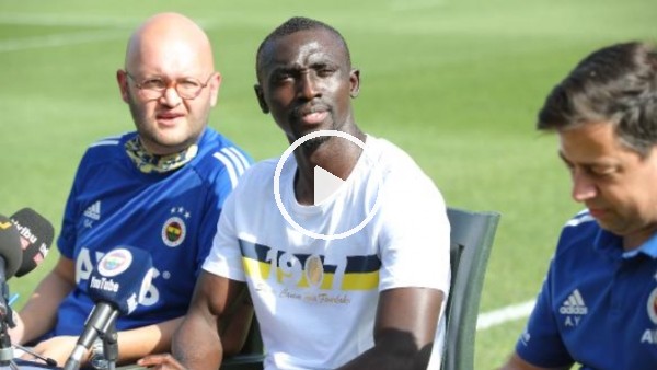 Papiss Cisse: "Erol Bulut ve Emre Belözoğlu ile konuştuktan sonra Fenerbahçe'nin hedefleri ilgimi çekti ve burdayım"
