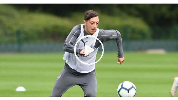 Mesut Özil çalışmayı elden bırakmıyor