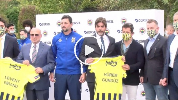 Fenerbahçe'de yeni takım otobüsünün lansmanı gerçekleşti 