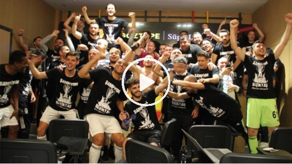 Beşiktaşlı futbolcular Sergen Yalçın'ın basın toplantısını basarak kutlama yaptı
