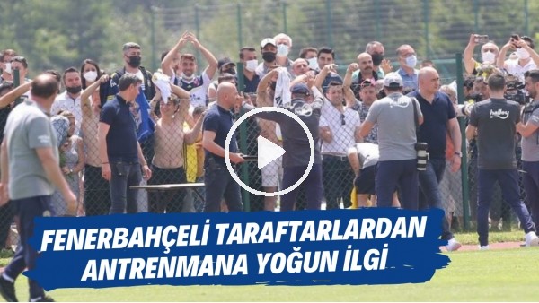 Fenerbahçeli taraftarlardan antrenmana yoğun ilgi | Vitor Pereira taraftarların formalarını imzaladı