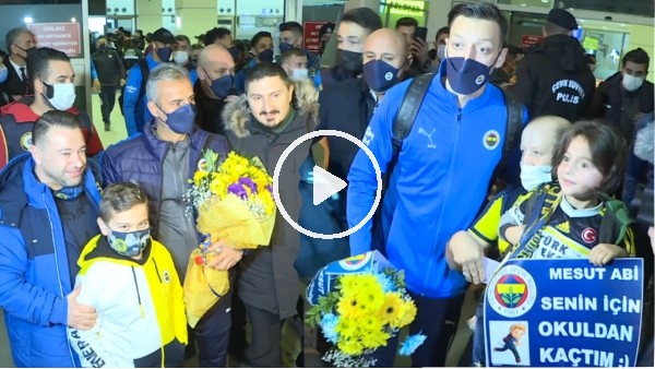 'Fenerbahçeli minik taraftardan Mesut Özil'e: "Senin için okuldan kaçtım"