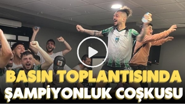 'Kocaelispor Teknik Direktörü Fırat Gül'ün basın toplantısında şampiyonluk coşkusu